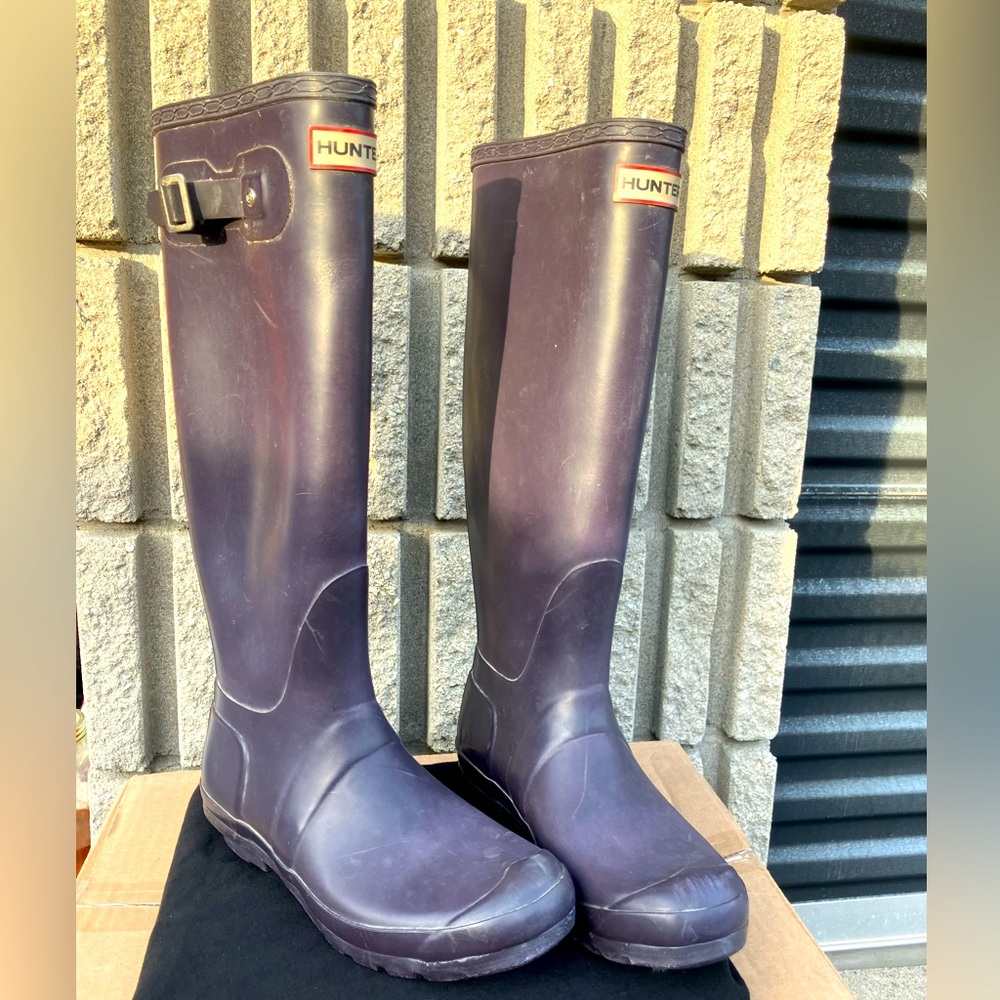 Navy Hunter Boots in Size 7M/ 8F